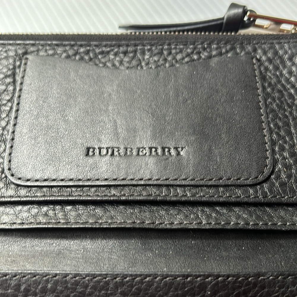 Burberry snap and zip black leather wallet - Picture 7 of 10